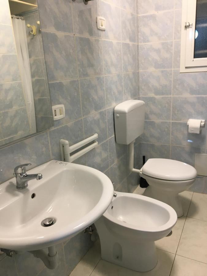 Apartamento Visconti House Bari Exterior foto