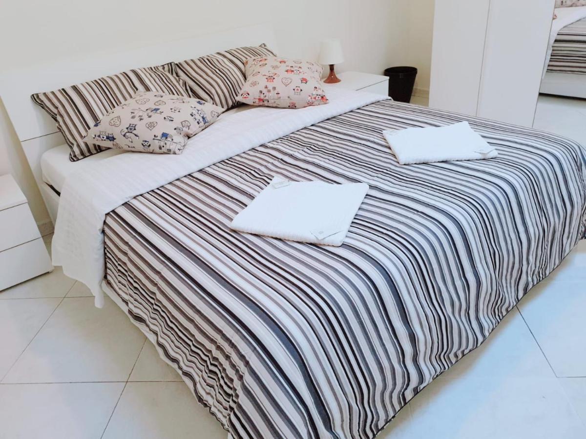 Apartamento Visconti House Bari Exterior foto