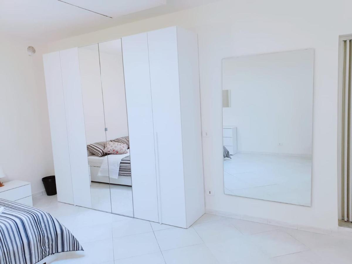 Apartamento Visconti House Bari Exterior foto